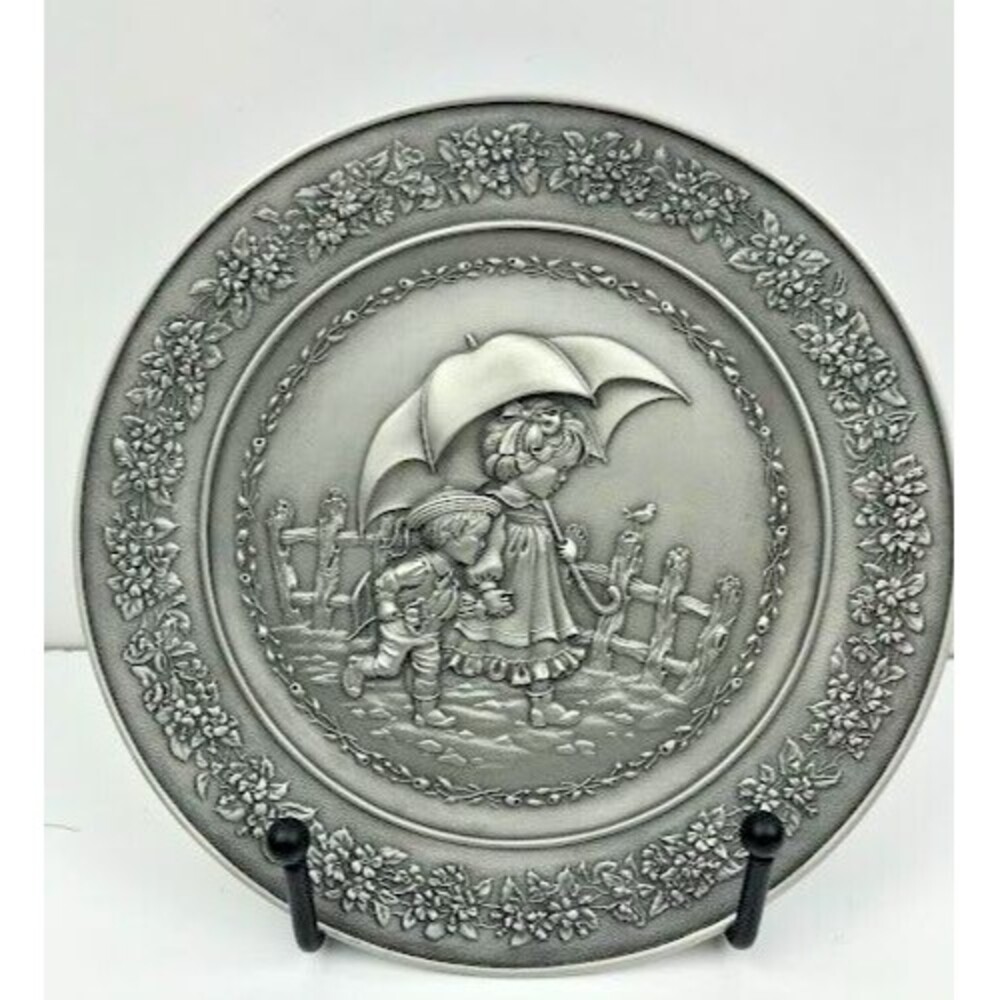 Hallmark Little Gallery Pewter Plate 1984 - "So Much Of What We Know Of Love..."